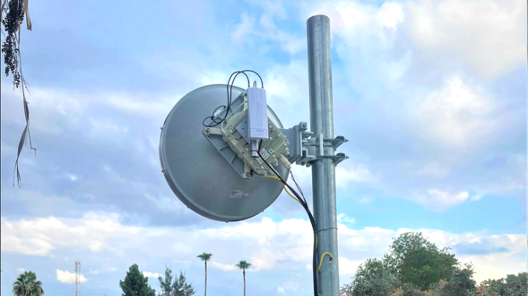 Two gigabit links in 48 hours: a Brisbane fixed wireless deployment